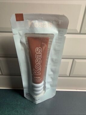 Kosas Lip Pulse Lip Plumper - Brown